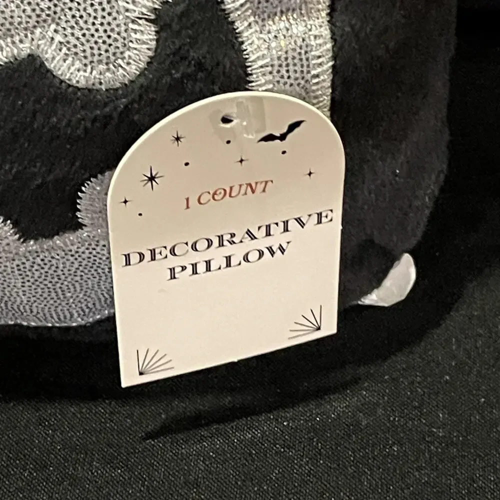 I COUNT Decorative Pillow‎ Black Plush Skull Applique Halloween Non-Standard